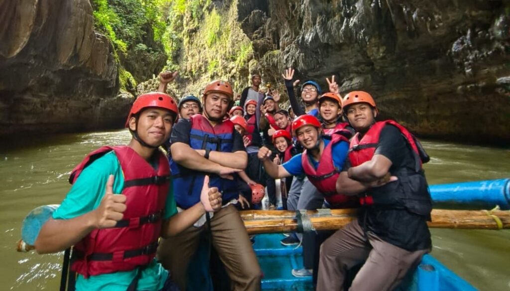 Body Rafting Green Canyon