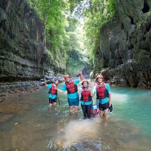 Family Trip Green Canyon